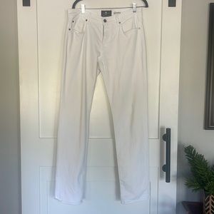 7 for all mankind men’s white slimmy size 32 jeans.